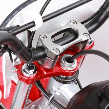 ZETA Top Handlebar Clamp Red - ZE12-1102 - 2013-2024 Honda CRF110F, CRF125